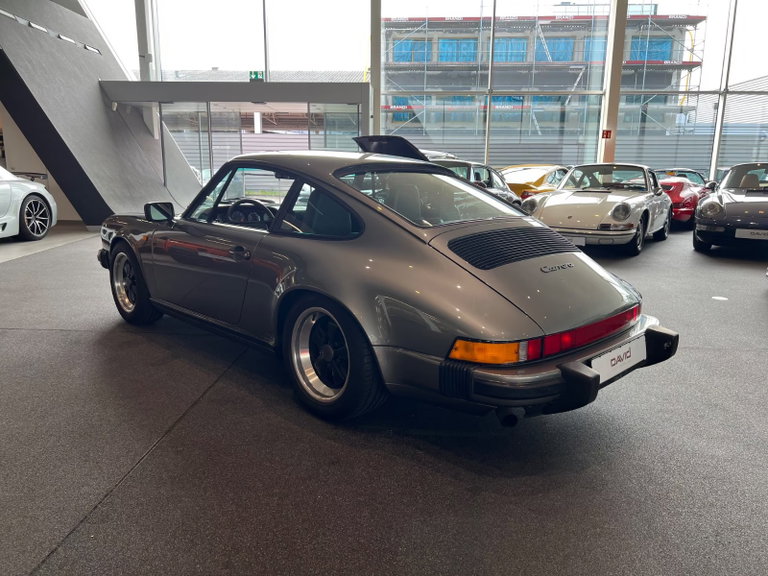 Porsche 911 Carrera 3.2
