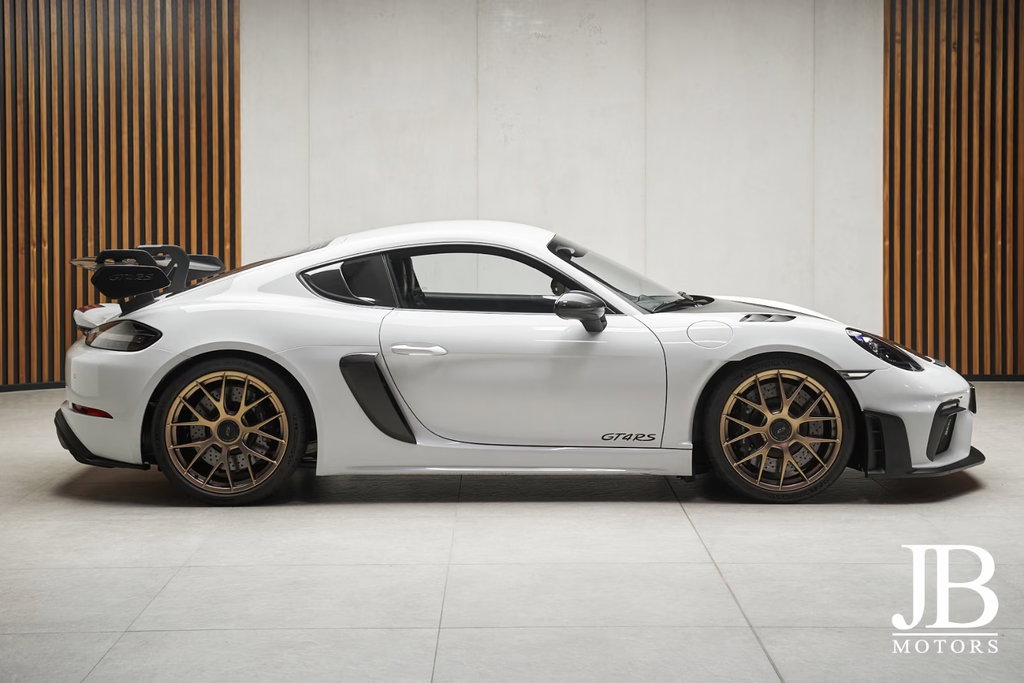 Porsche 718 Cayman GT4 RS