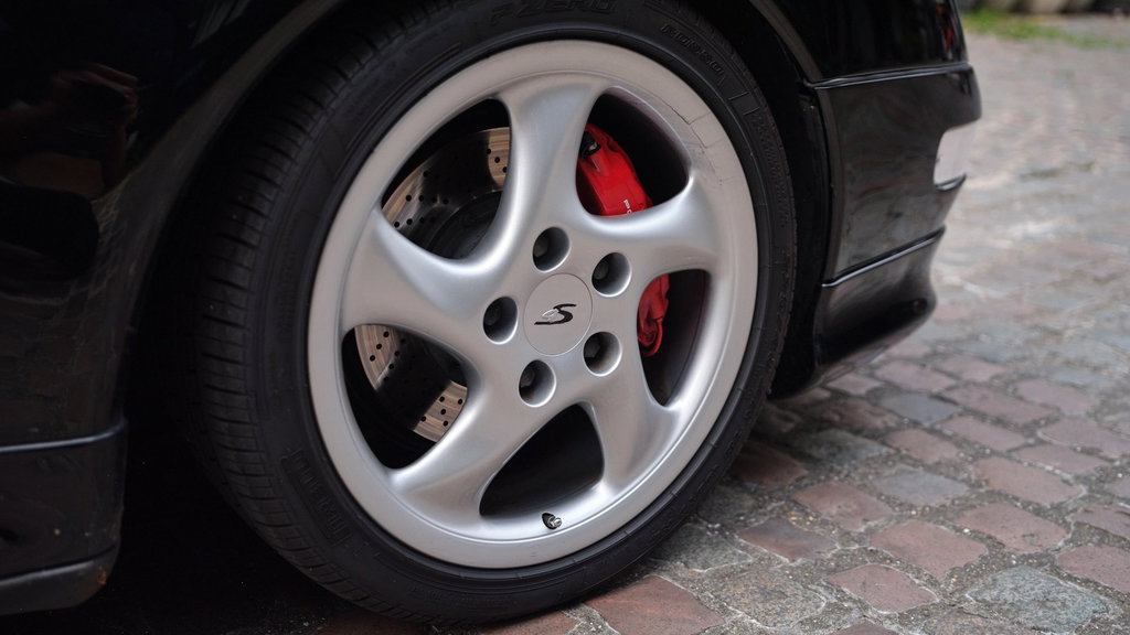 Porsche 993 Carrera 4S