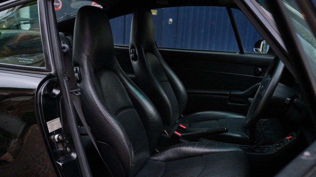 Porsche 993 Carrera 4S
