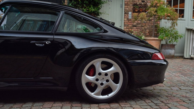 Porsche 993 Carrera 4S
