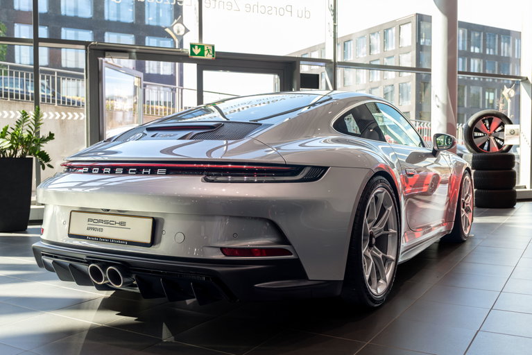 Porsche 992 GT3 Touring