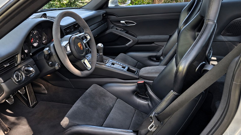 Porsche 991.2 Carrera GTS