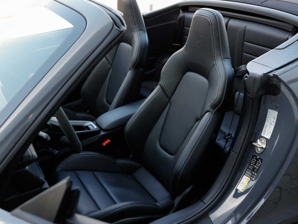 Porsche 992.2 Carrera 4 GTS