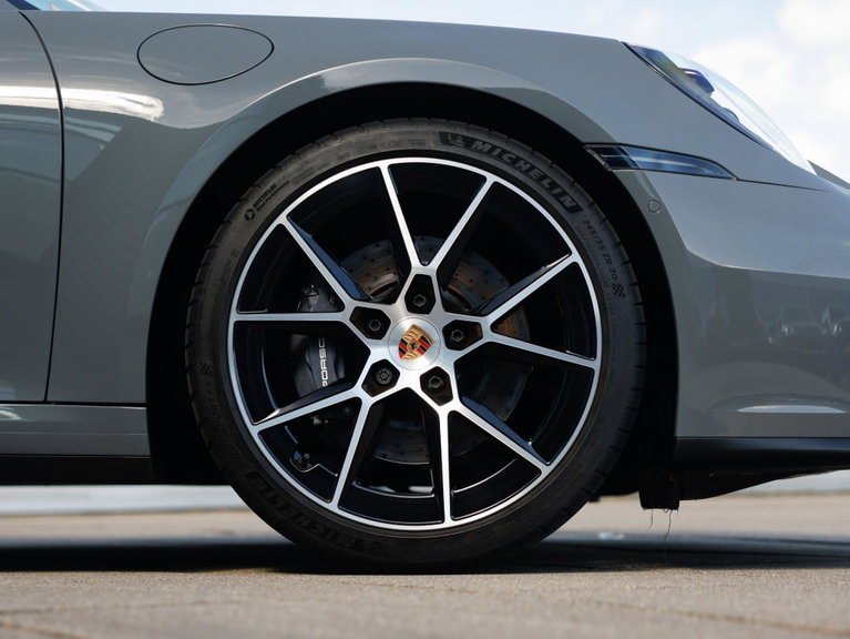 Porsche 992.2 Carrera 4 GTS