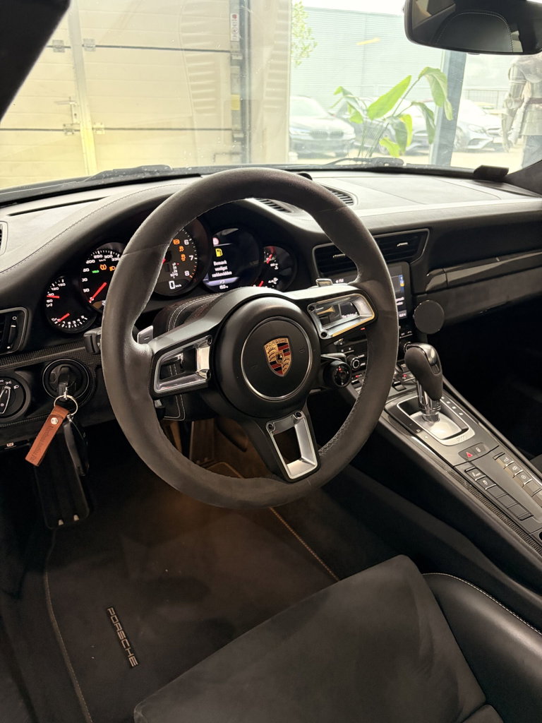 Porsche 991.2 Carrera GTS