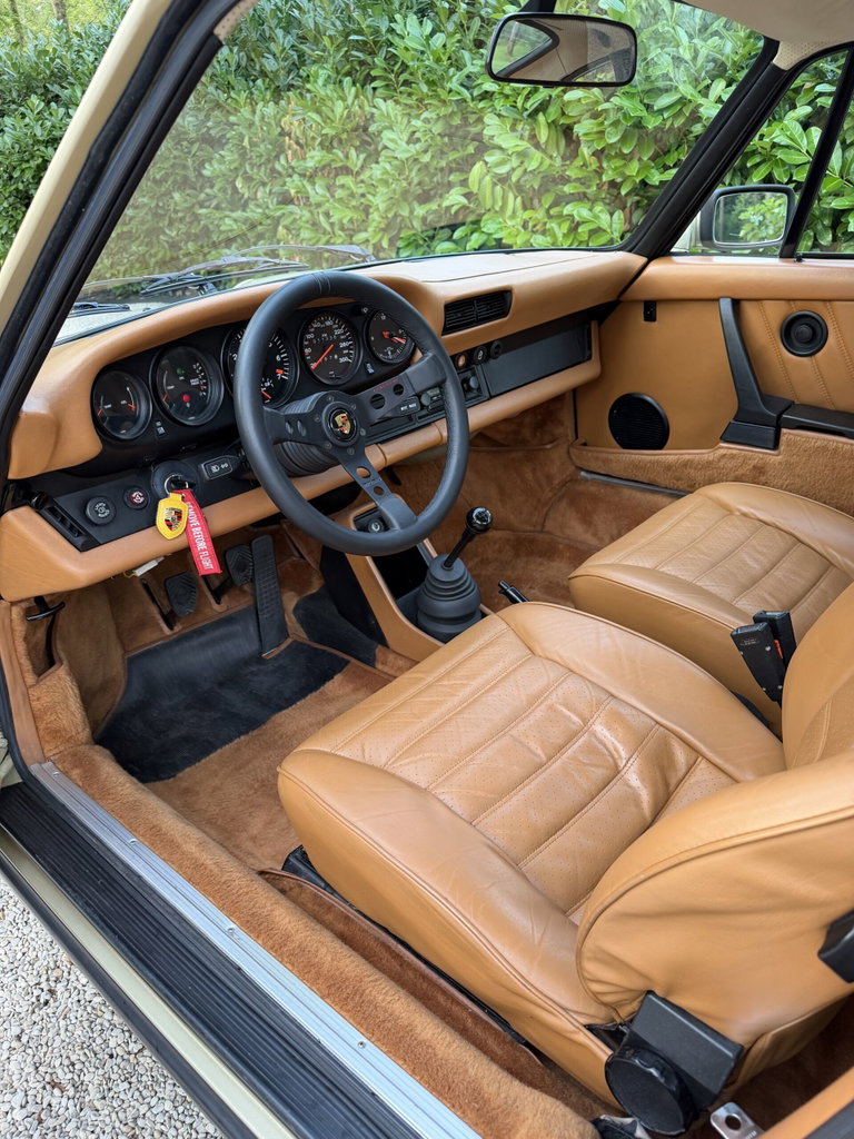 Porsche 911 Turbo 3.3 (US)