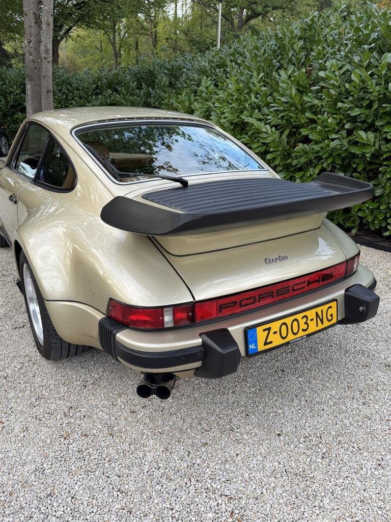 Porsche 911 Turbo 3.3 (US)