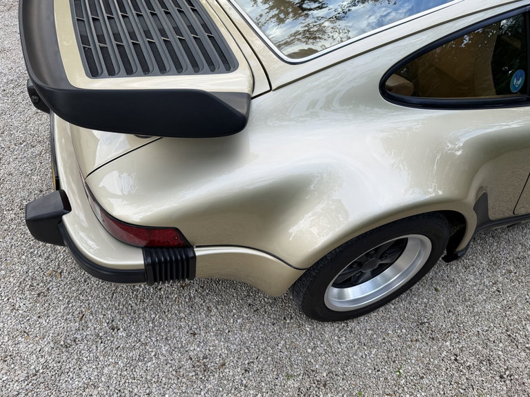 Porsche 911 Turbo 3.3 (US)