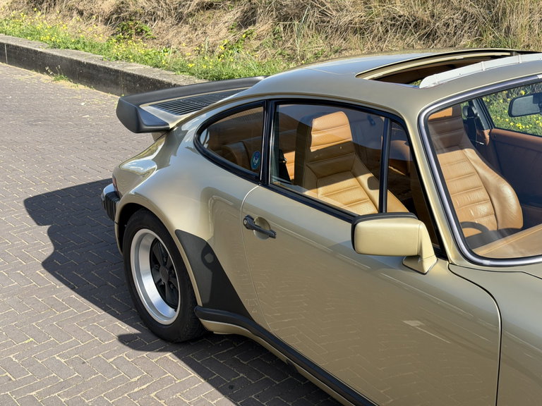 Porsche 911 Turbo 3.3 (US)