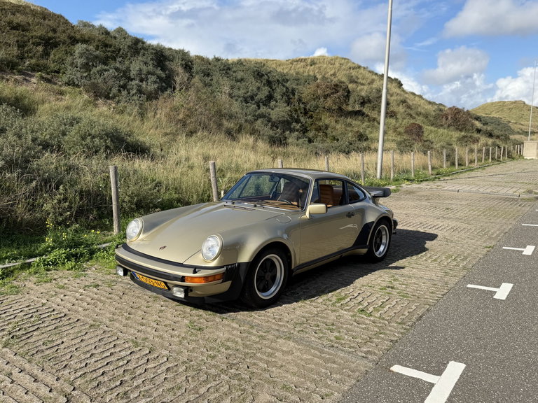 Porsche 911 Turbo 3.3 (US)