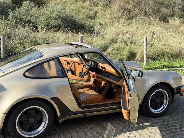Porsche 911 Turbo 3.3 (US)