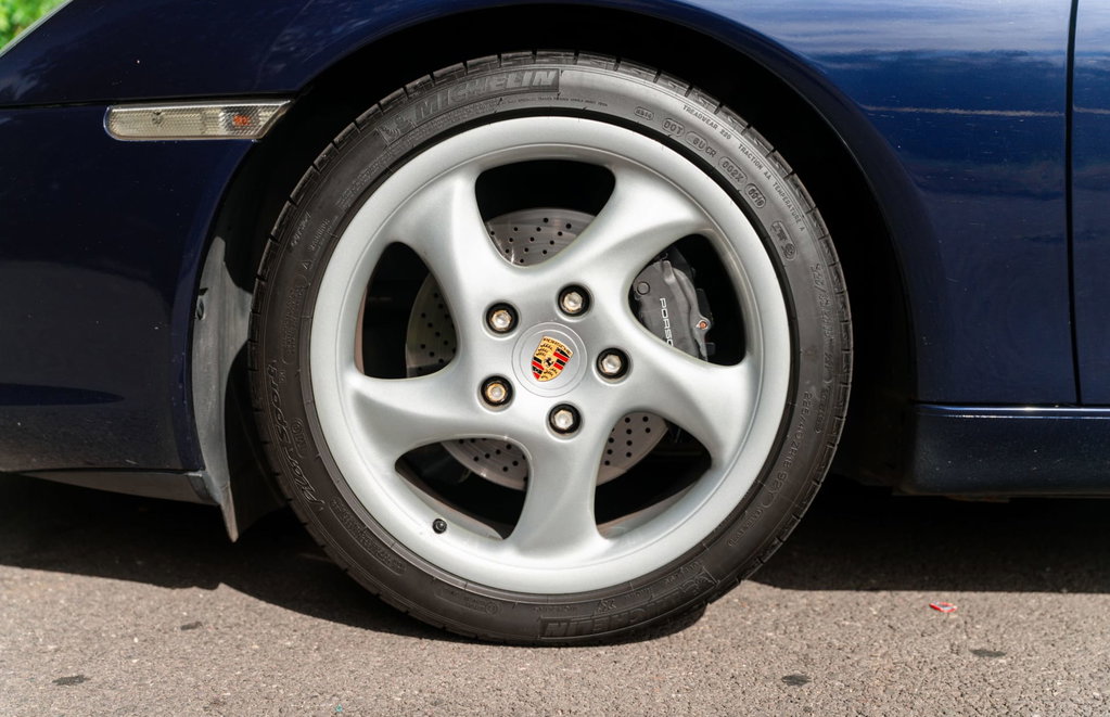 Porsche 996.2 Carrera