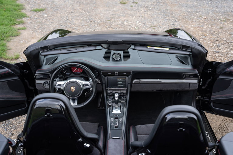 Porsche 991 Carrera 4 GTS