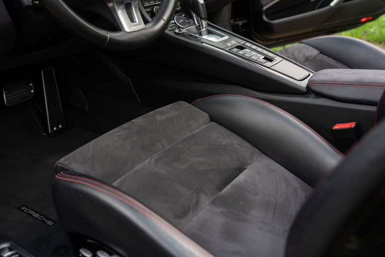 Porsche 991 Carrera 4 GTS