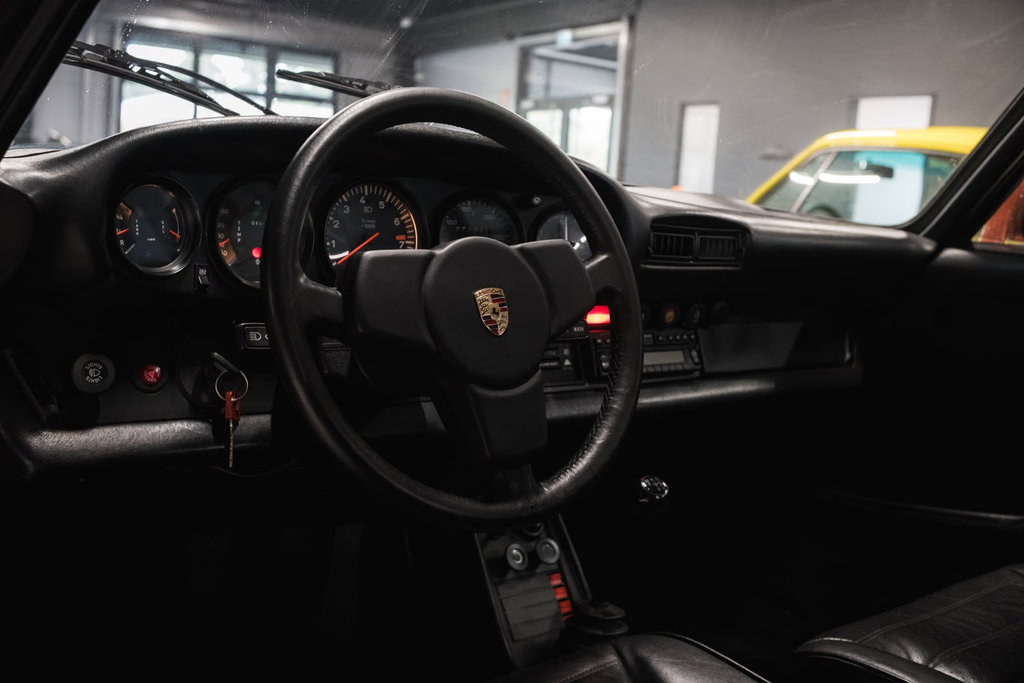 Porsche 911 Turbo 3.0 (US)