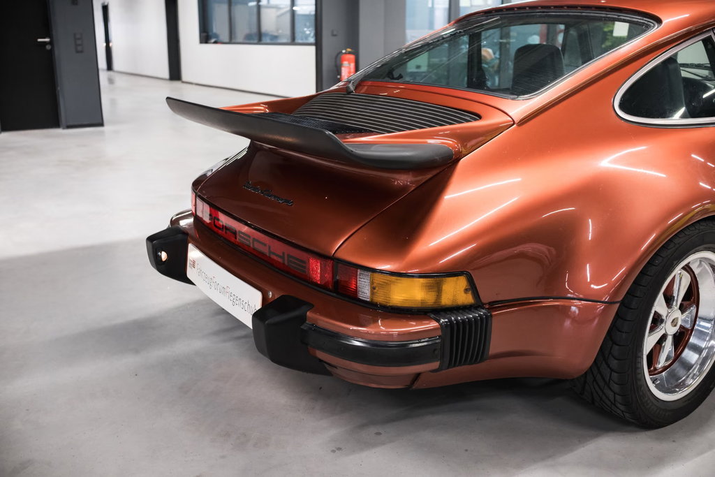 Porsche 911 Turbo 3.0 (US)