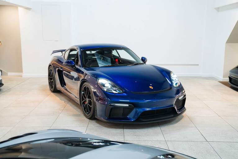 Porsche 718 Cayman GT4