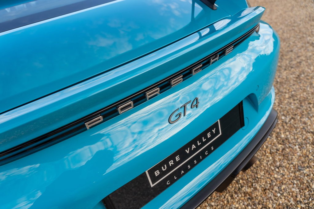 Porsche 718 Cayman GT4