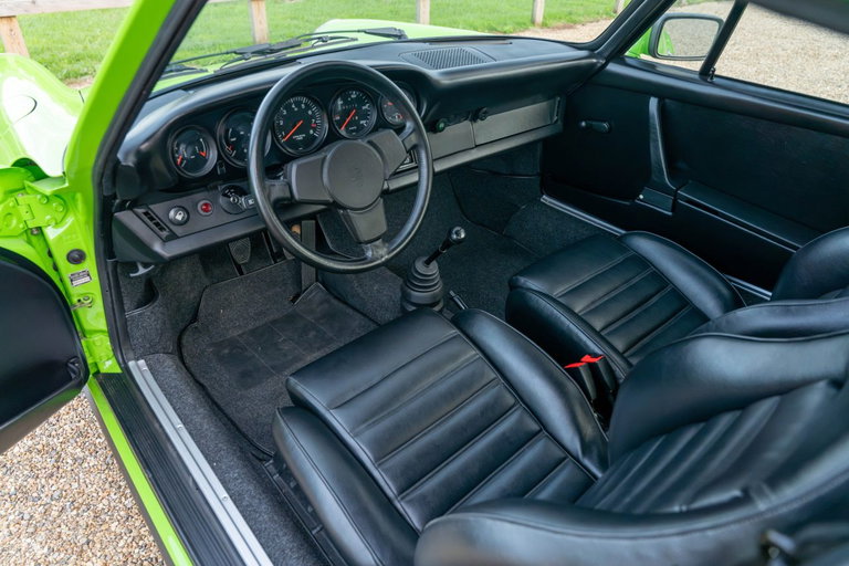 Porsche 911 Carrera 2.7