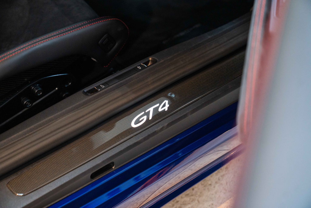 Porsche 718 Cayman GT4