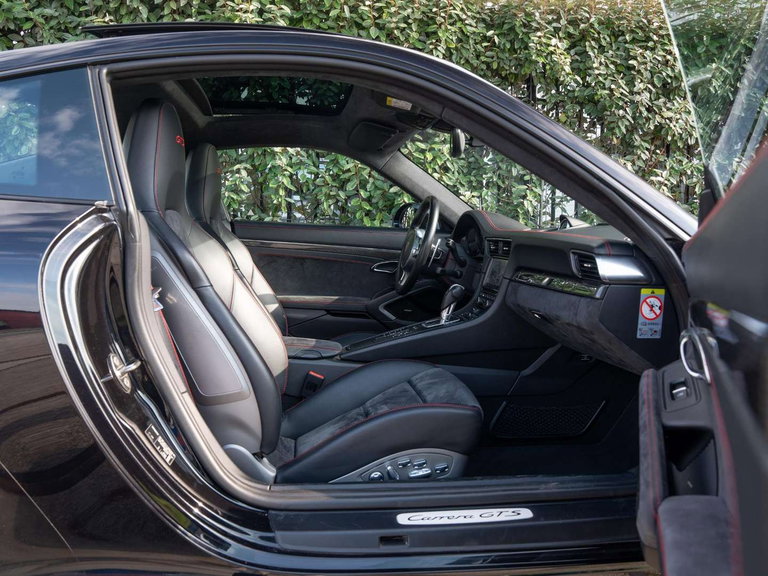Porsche 991 Carrera GTS
