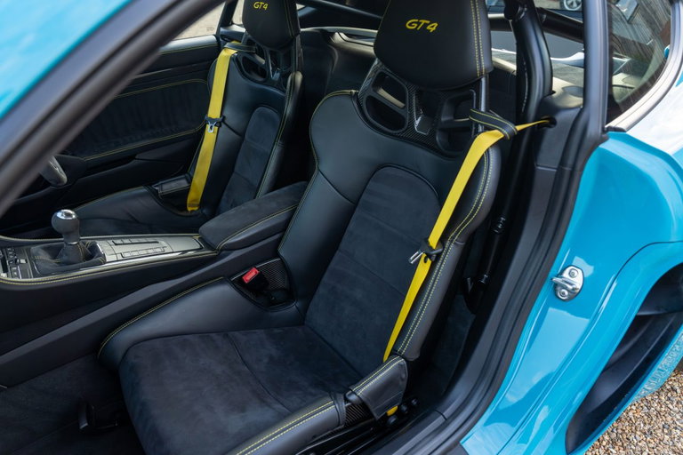 Porsche 718 Cayman GT4