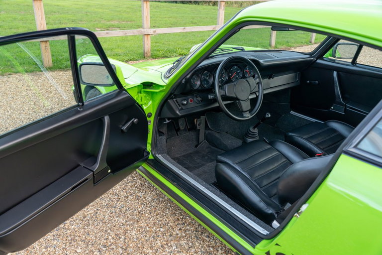 Porsche 911 Carrera 2.7