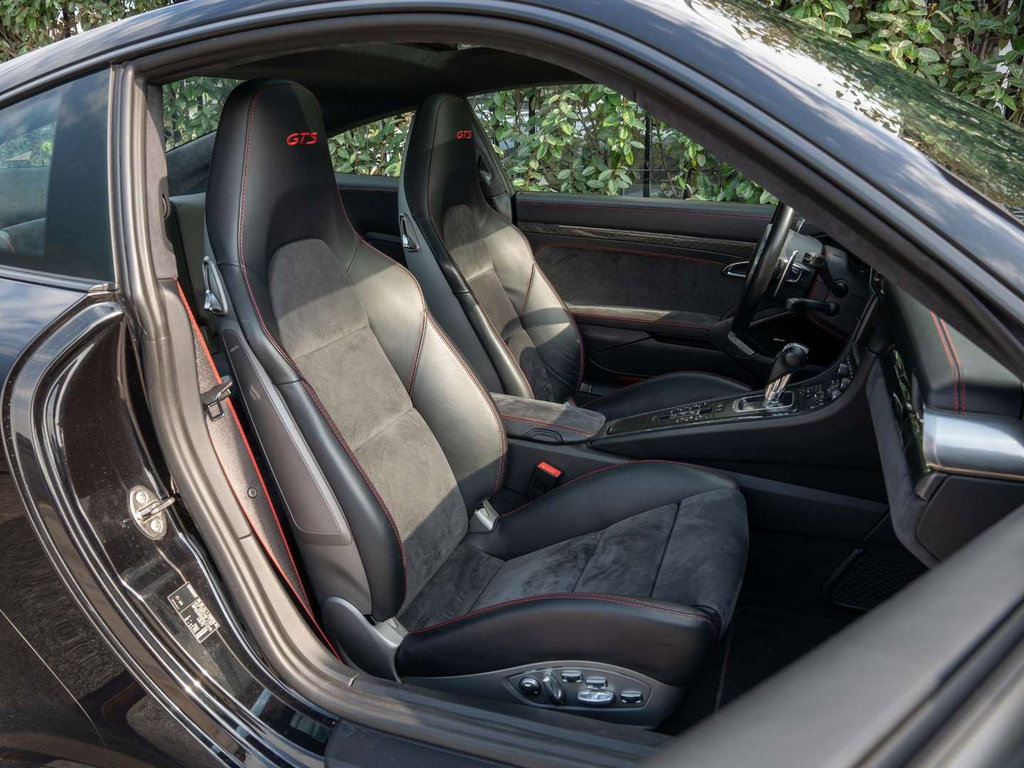 Porsche 991 Carrera GTS