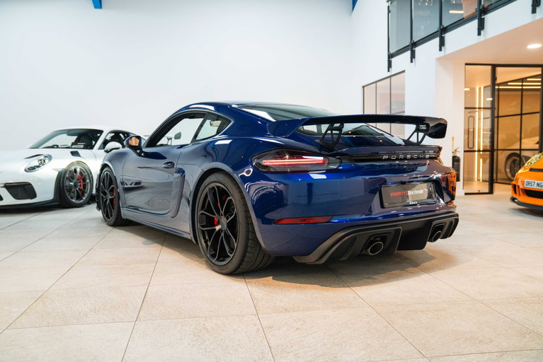 Porsche 718 Cayman GT4