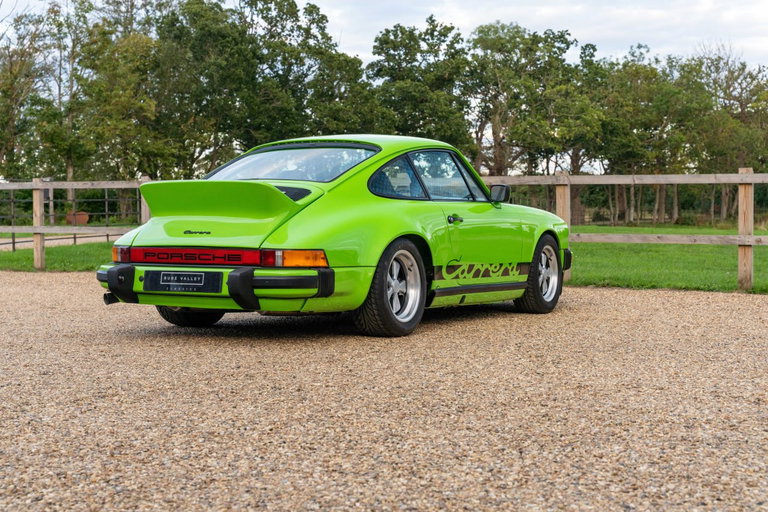 Porsche 911 Carrera 2.7