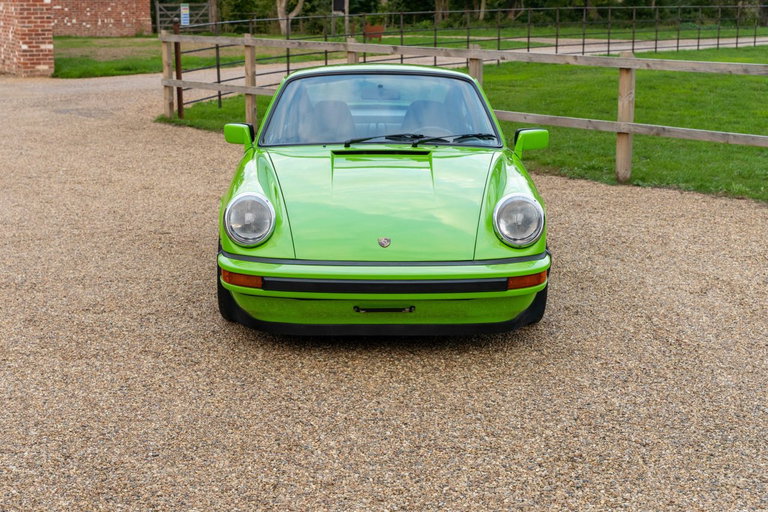 Porsche 911 Carrera 2.7