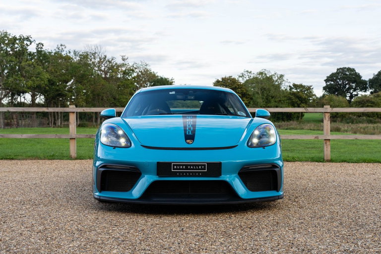 Porsche 718 Cayman GT4