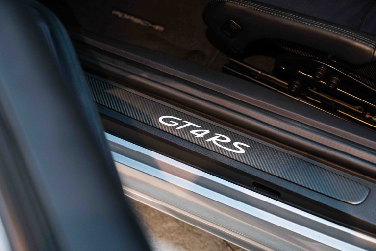 Porsche 718 Cayman GT4 RS
