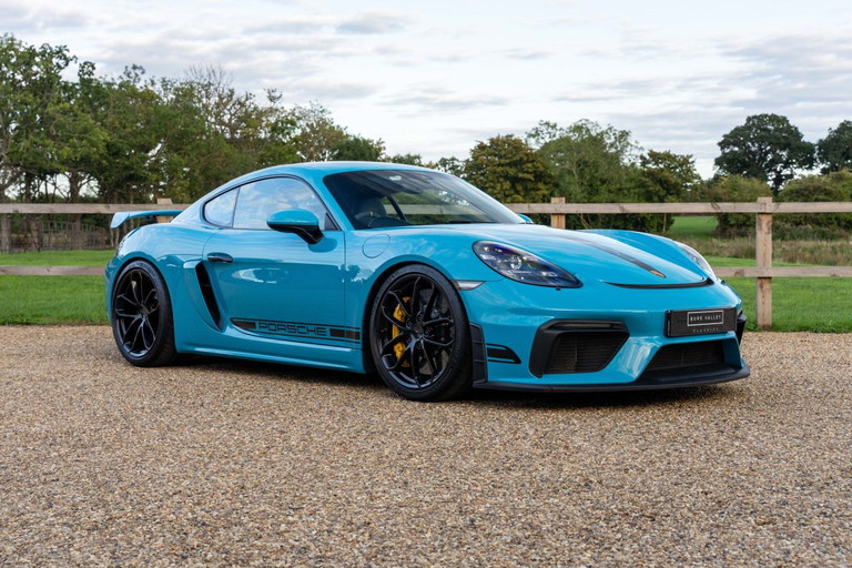 Porsche 718 Cayman GT4