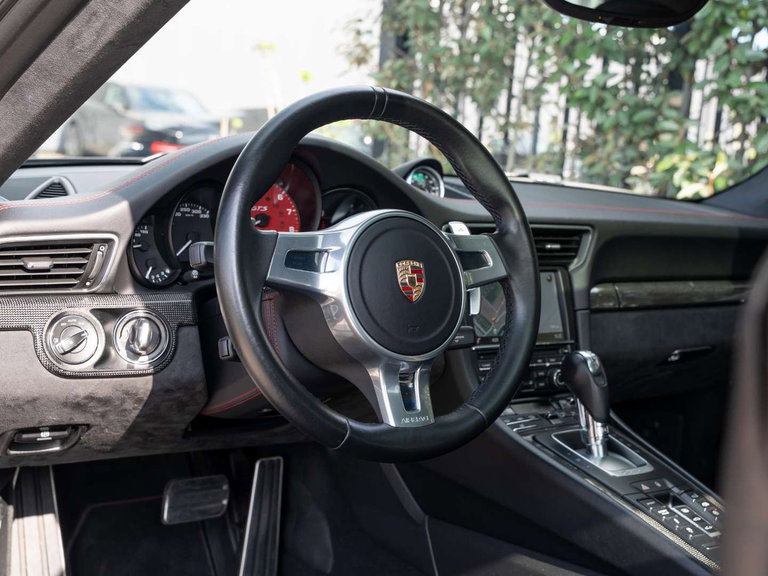 Porsche 991 Carrera GTS