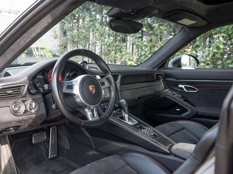Porsche 991 Carrera GTS