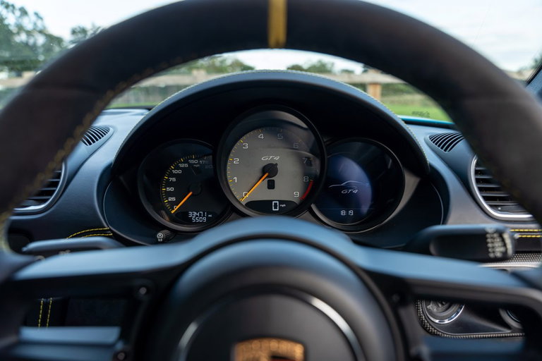 Porsche 718 Cayman GT4