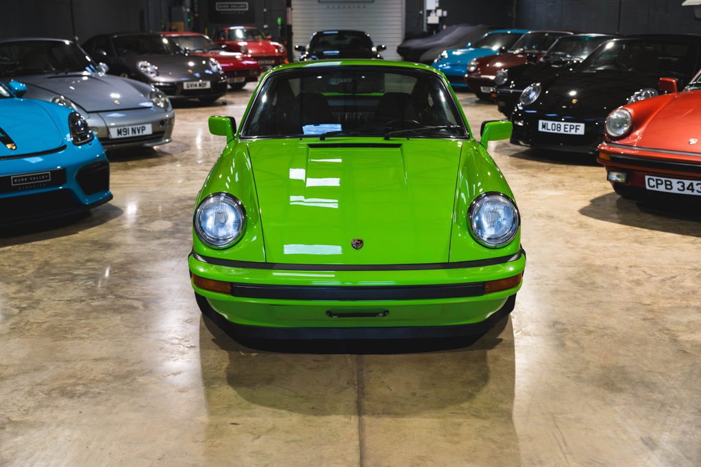 Porsche 911 Carrera 2.7