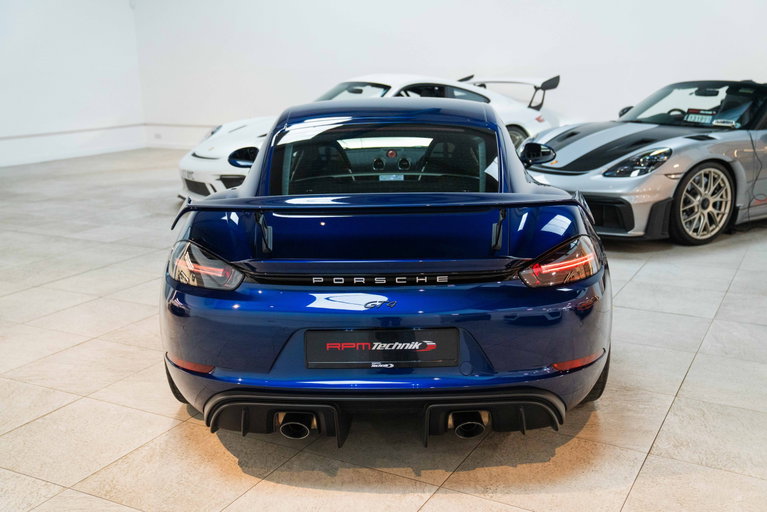 Porsche 718 Cayman GT4