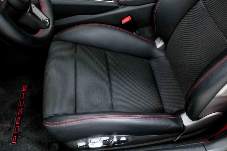 Porsche 991.2 GT3 Touring