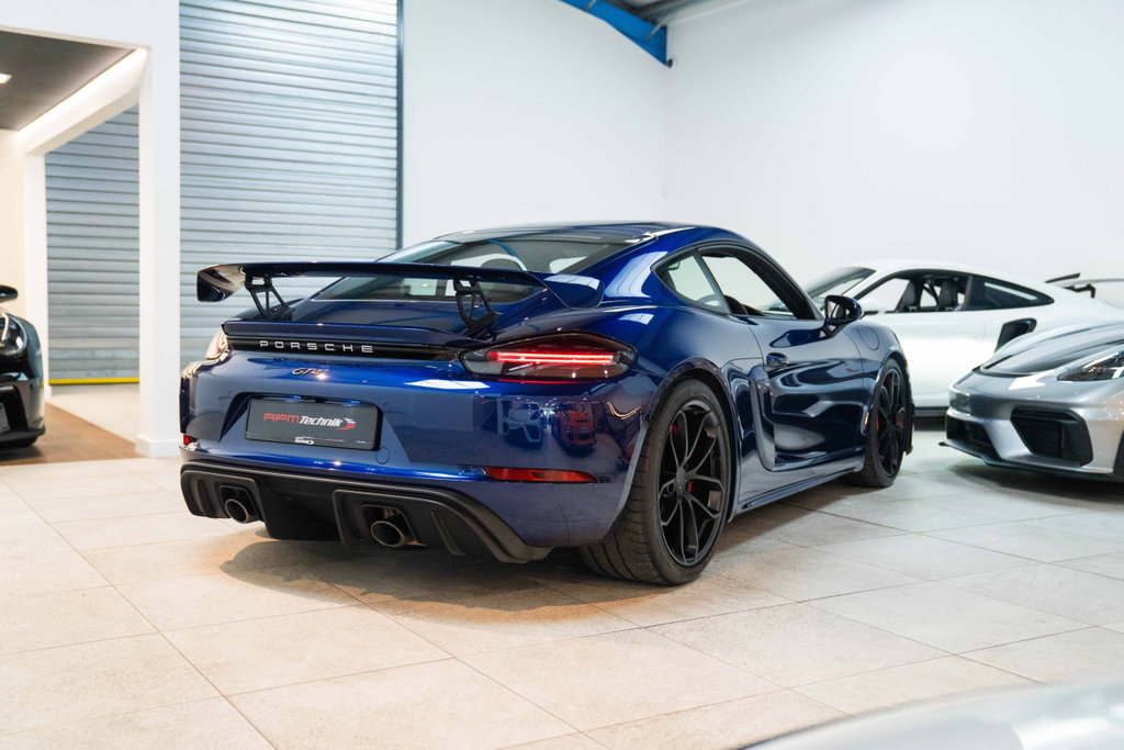 Porsche 718 Cayman GT4