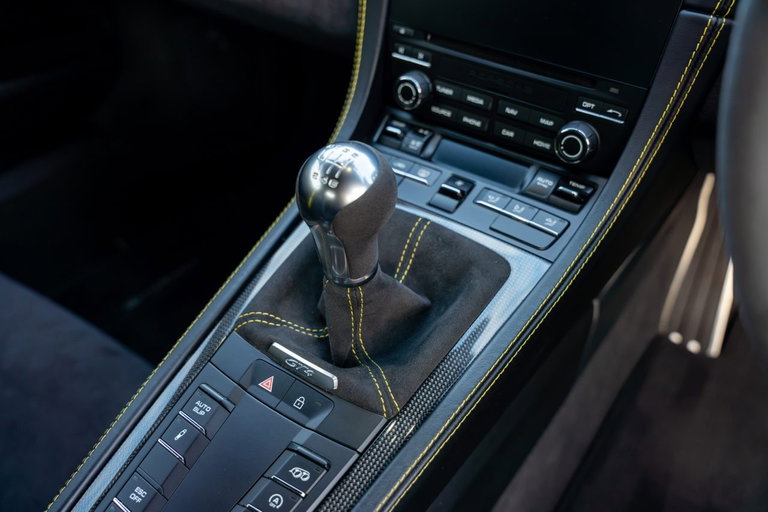 Porsche 718 Cayman GT4