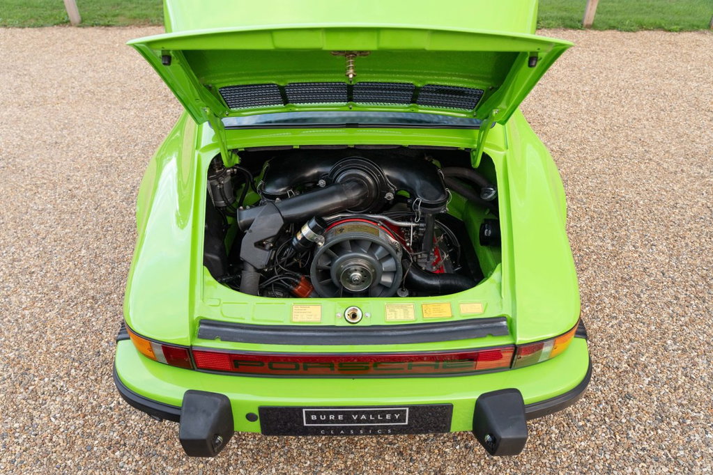 Porsche 911 Carrera 2.7
