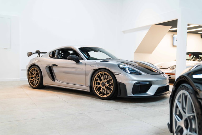 Porsche 718 Cayman GT4 RS