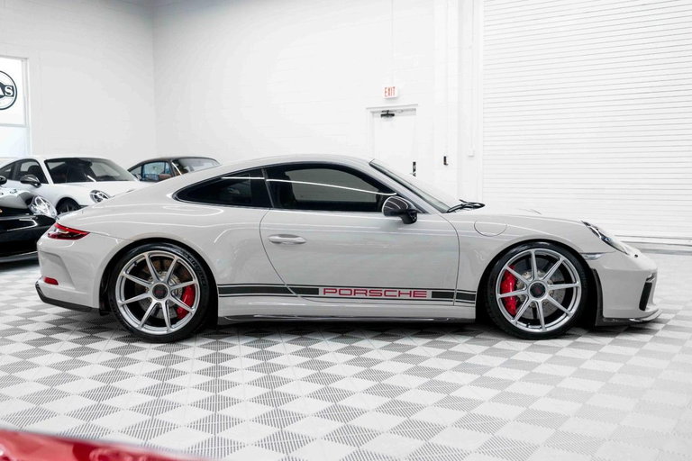 Porsche 991.2 GT3 Touring