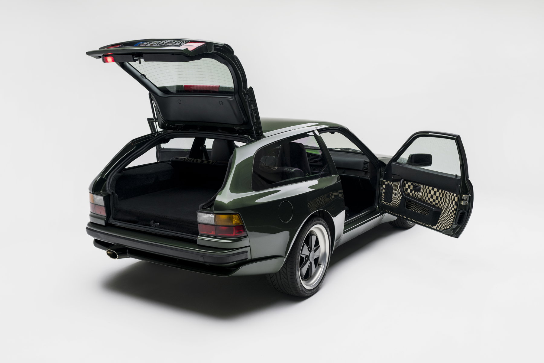 Carpoint GT-K44 - Shooting Brake based on the Porsche 944