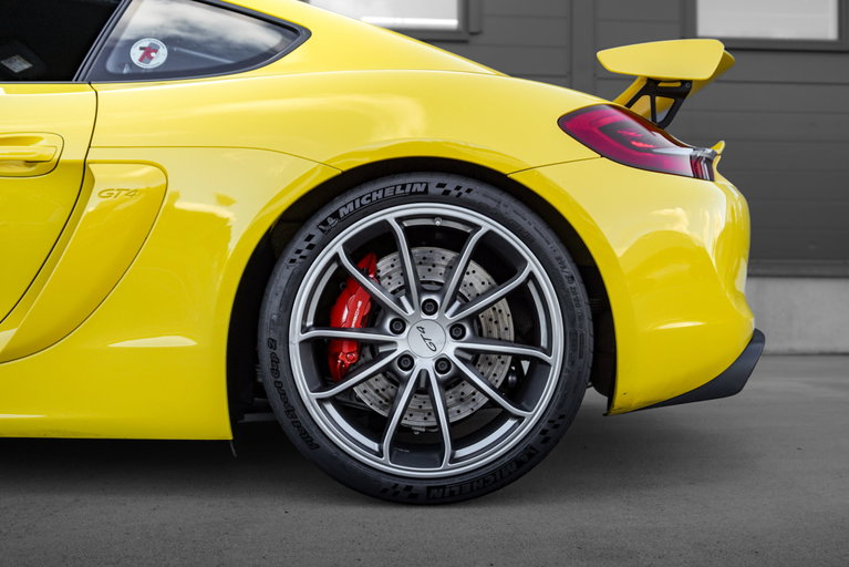 Porsche 981 Cayman GT4