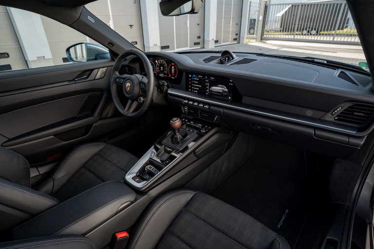 Porsche 992.2 Carrera T
