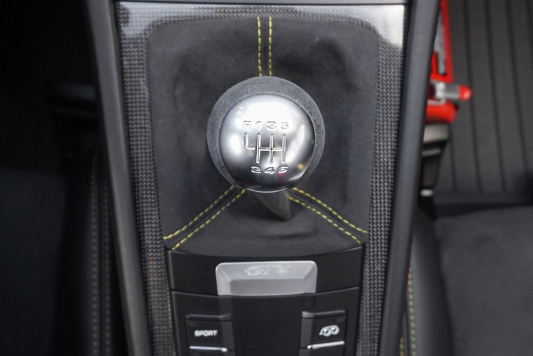 Porsche 981 Cayman GT4